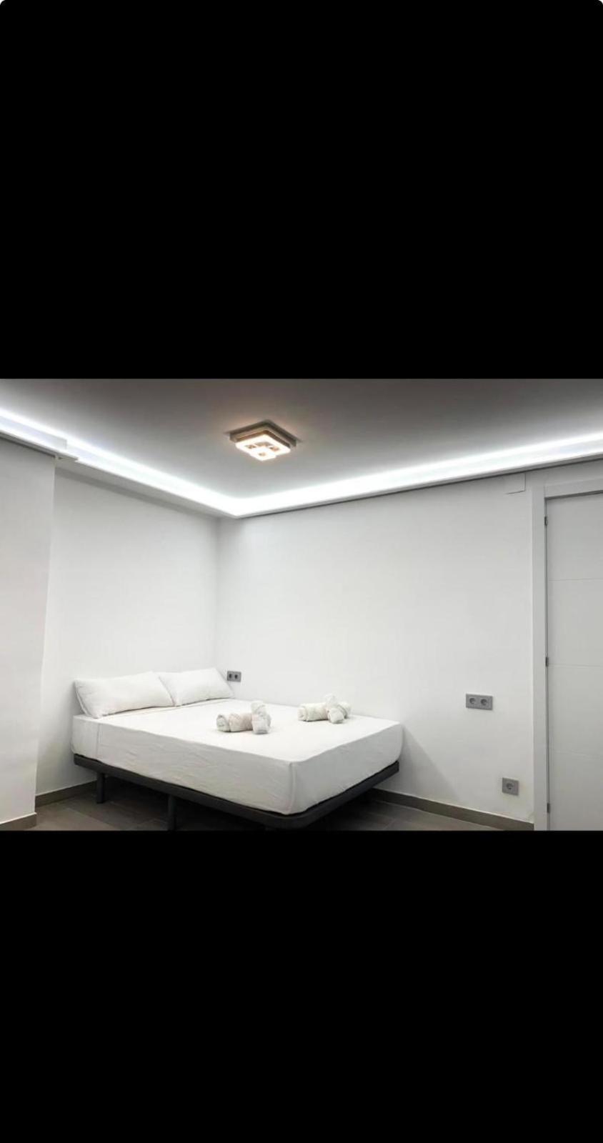 Avakian Suite Valencia Exterior foto