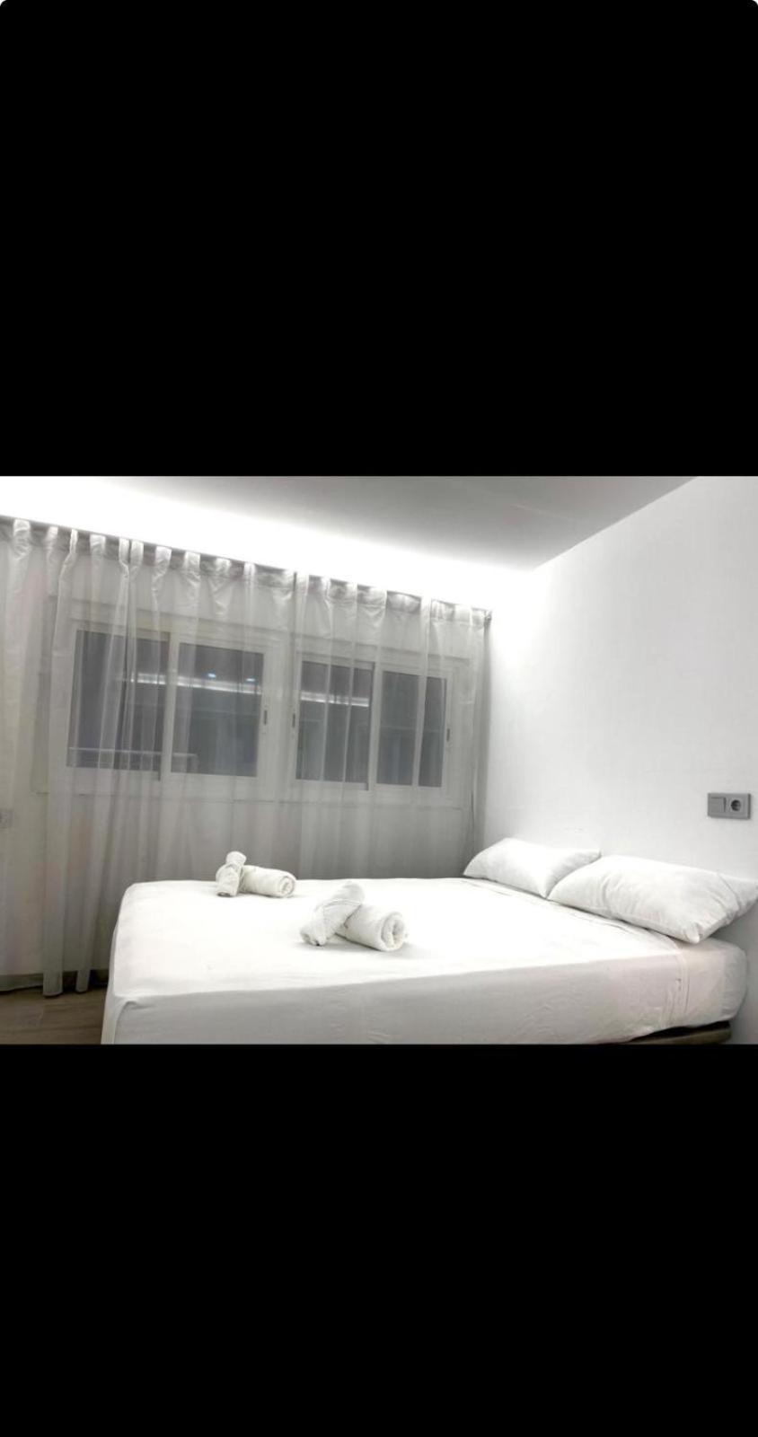 Avakian Suite Valencia Exterior foto